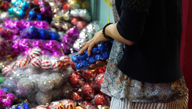 Chợ giáng sinh hạ nhiệt, đồng loạt xả hàng